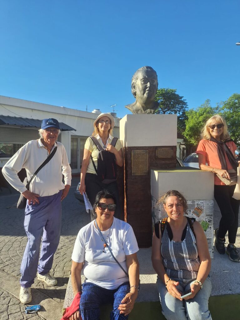 Visita guiada de concientización para adultos mayores.